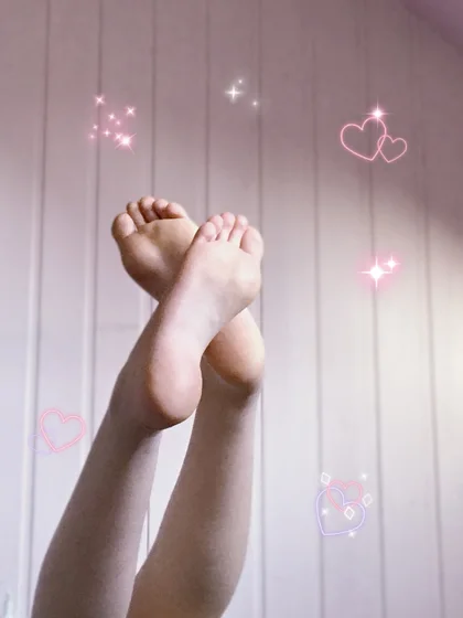 Dawns’ cute feet