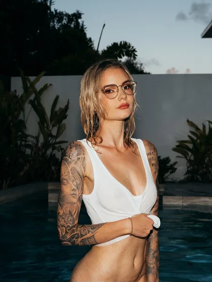 Aimee Jay - FREE PAGE
